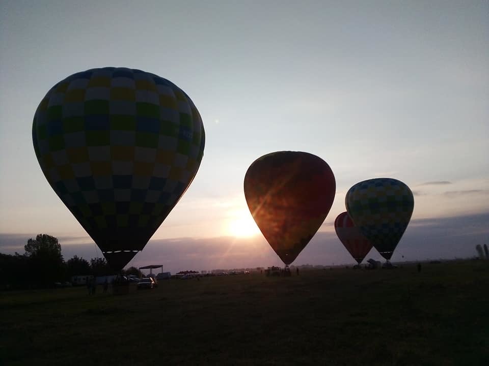 Balloons on the Băilești sky